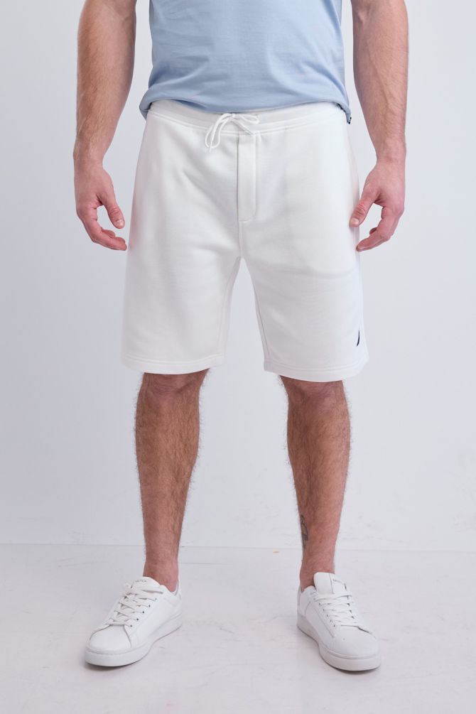 מכנסי טרנינג קצרים עם כיסים ורקמת לוגו