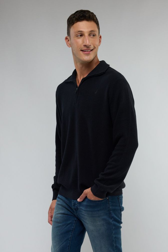 סריג עם רוכסן בצווארון ולוגו נאוטיקה לגבר