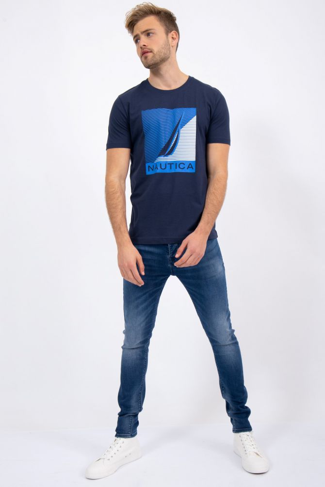 טי שירט בהדפס מפרשית בסגנון קולור בלוק