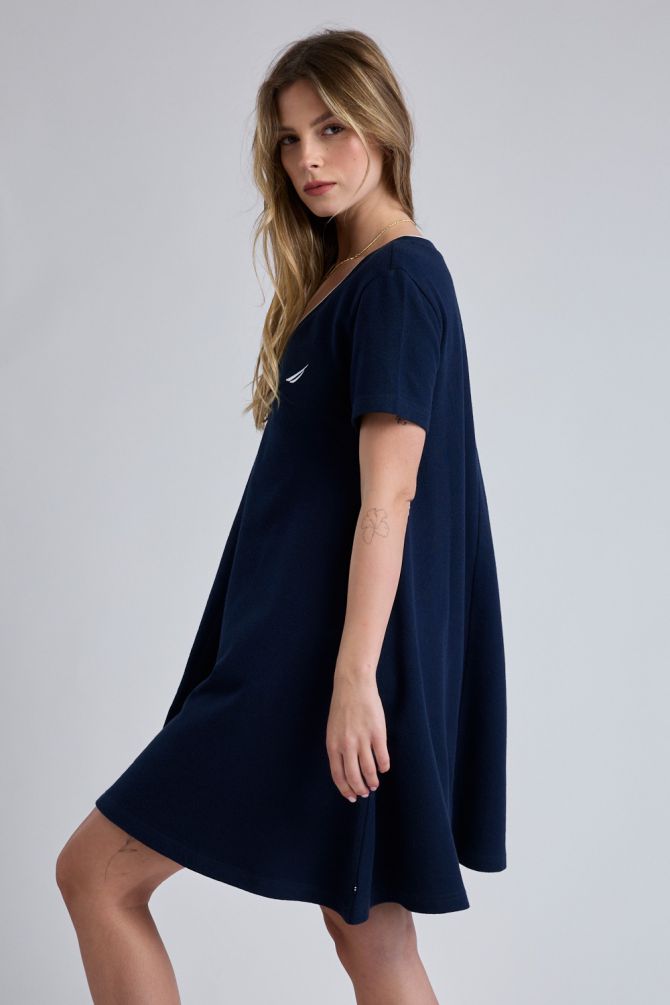 שמלת מיני עם צווארון V ולוגו Nautica לנשים