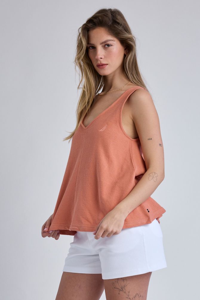 גופייה ארוגה עם צווארון V ולוגו Nautica לנשים