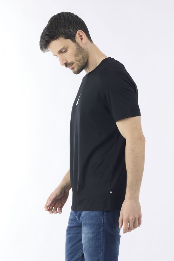 טי שירט עם צווארון עגול ולוגו נאוטיקה דגם ”פיש”
