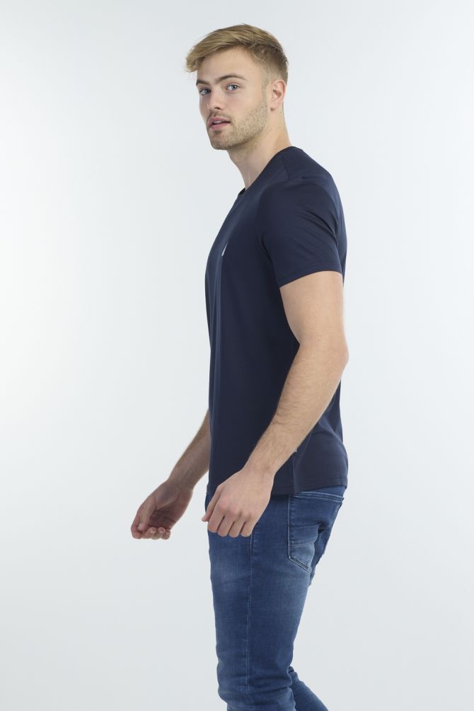 חולצת טי-שירט איכותית לגבר