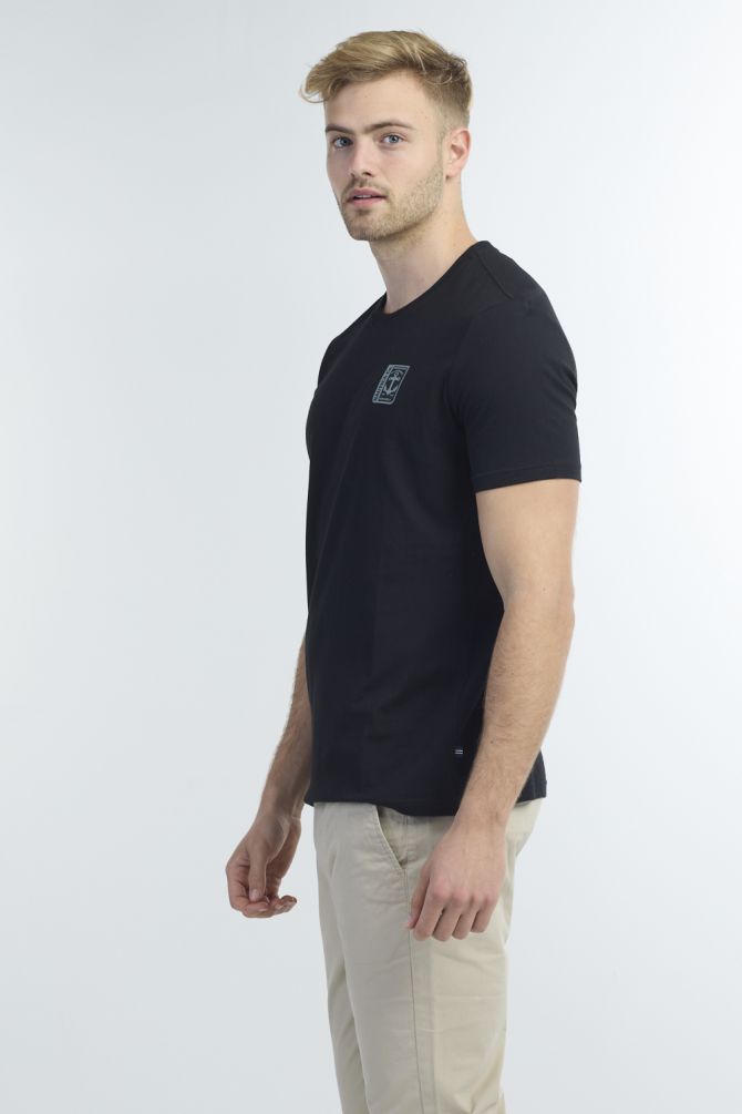 טי שירט צווארון עגול עם לוגו עוגן