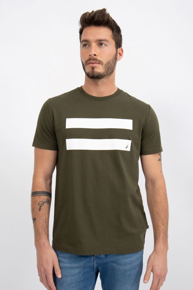 טי שירט הדפס פסים בשילוב לוגו