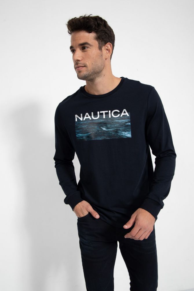 טי שירט בהדפס לוגו בשילוב גלים