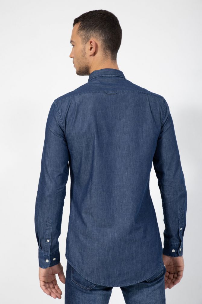 חולצה מכופתרת במראה ג’ינס