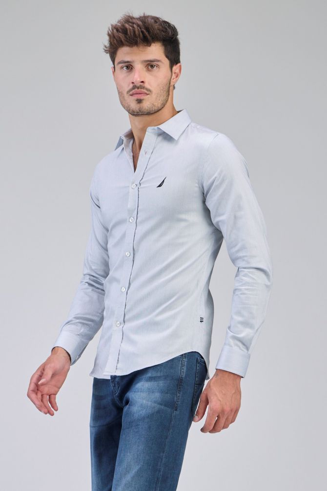 חולצה מכופתרת TAILORED FIT עם פסים דקים ולוגו