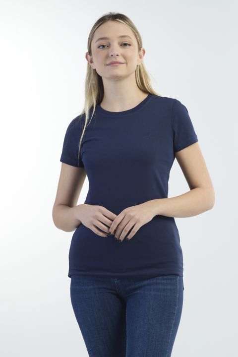 טי שירט עם מפתח צוואר עגול