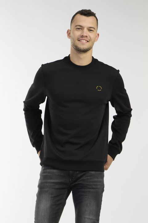 סווטשרט עם הדפס נאוטיקה על הגב ולוגו עיגול מוקטן בחזית