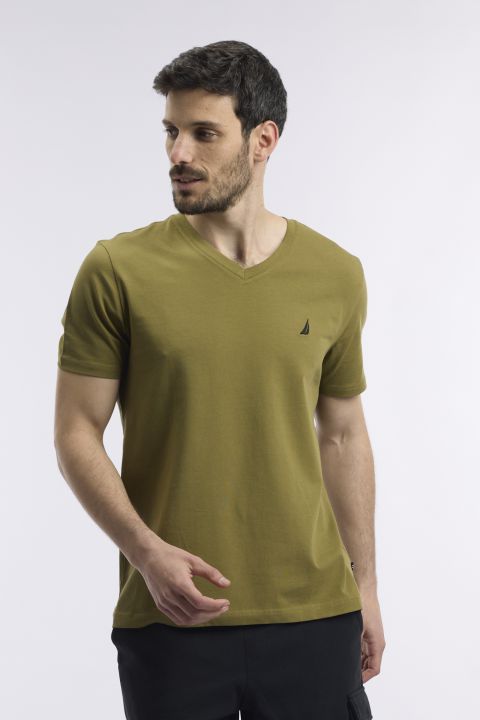 טי שירט בייסיק עם צווארון V ורקמת לוגו