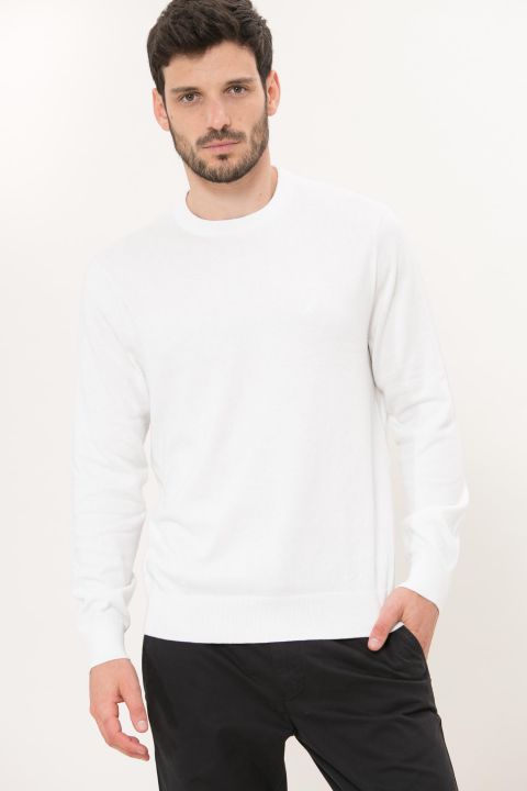 סריג סטרץ’ צווארון עגול עם רקמת לוגו