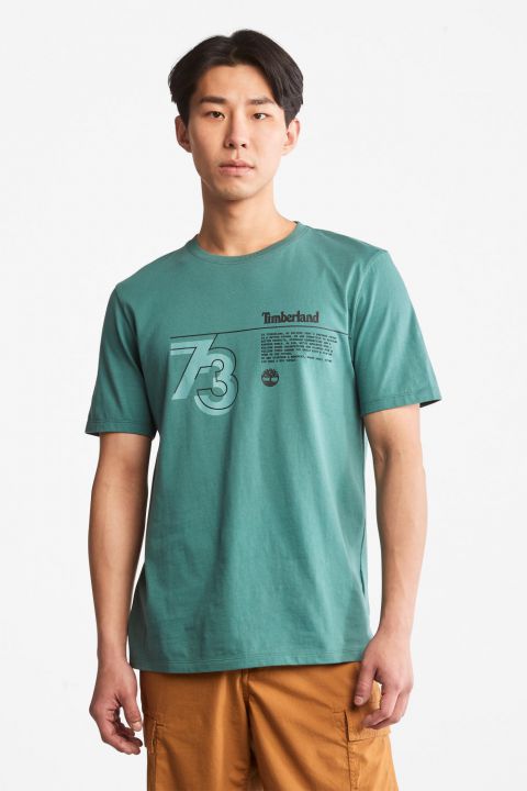 טי שירט לגבר עם הדפס  ה”סיפור של  TIMBERLAND”