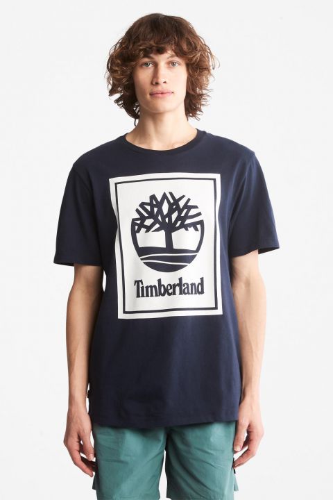 טי שירט עם הדפס עץ בריבוע