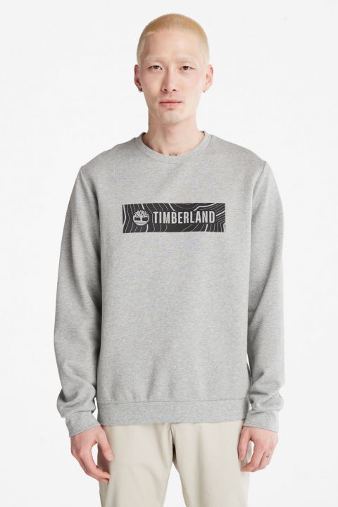 סווטשירט עם לוגו המותג על הדפס במראה גזע עץ