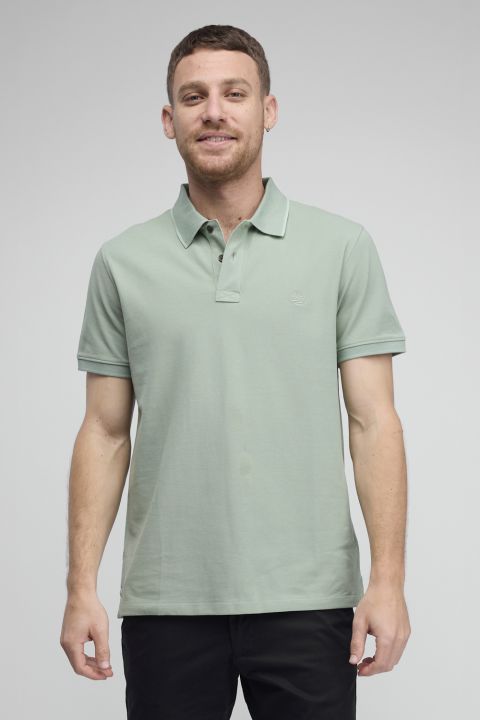 חולצת פולו לגברים עם שרוולים קצרים ולוגו רקום