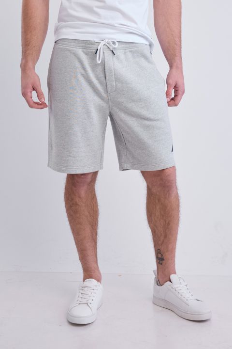 מכנסי טרנינג קצרים עם כיסים ורקמת לוגו