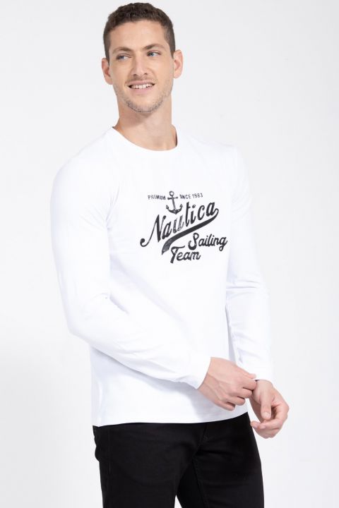 טי שירט עם אפליקצית כיתוב מפלסטיק מבריק