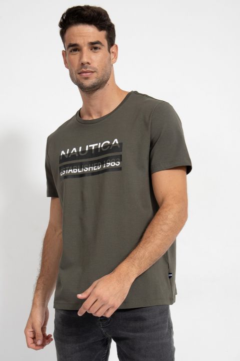 טי שירט נאוטיקה בהדפס לוגו פסים