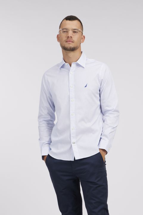 חולצה מכופתרת פסים דקים עם שרוולים ארוכים בצבע לבן